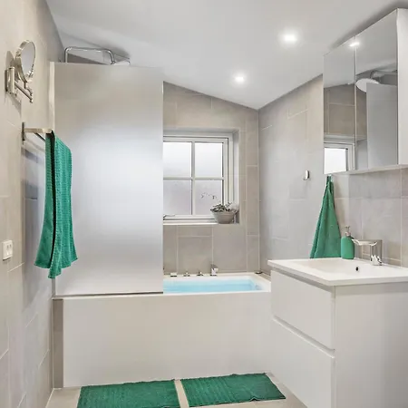 Gorgeous In With Wifi *